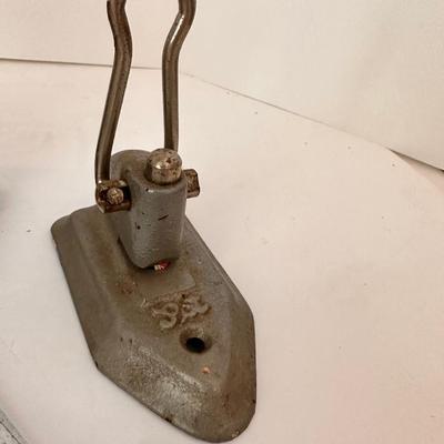 COLLECTABLE SCISSORS, TEXTILE INSPECTION LOUPE LOT