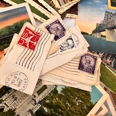 VINTAGE POST CARD, POCKET KNIFE, RAZOR, AND STAMP LOT 