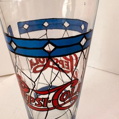 COLLECTIBLE CALIFORNIA RAISIN, SMURF, GLASSWARE LOT