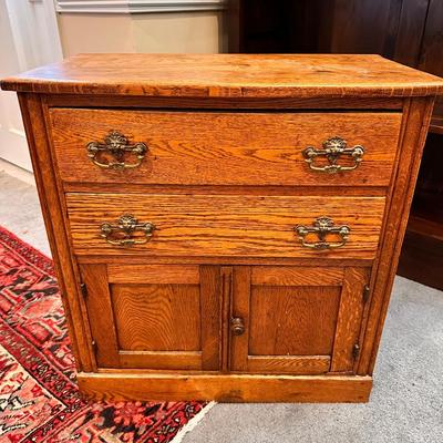 ANTIQUE OAK WASH STAND 