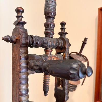 ANTIQUE SPINNING WHEEL 