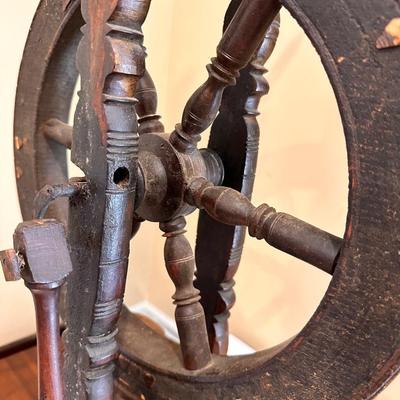 ANTIQUE SPINNING WHEEL 