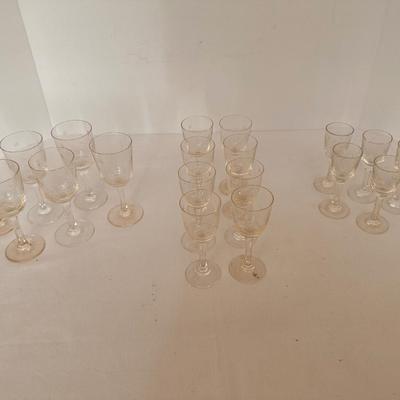 VINTAGE MID CENTURY ATOMIC STAR STARBURST ETCHED GLASS SET 