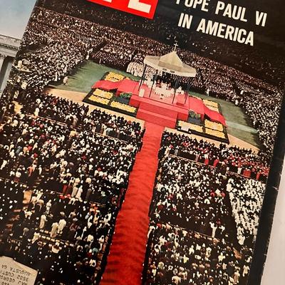 VINTAGE LIFE MAGAZINE LOT 1965