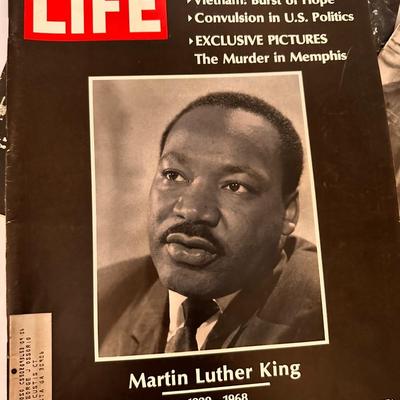 VINTAGE LIFE MAGAZINE LOT 1968 
