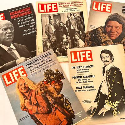 VINTAGE LIFE MAGAZINE LOT 1970