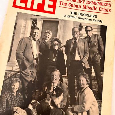 VINTAGE LIFE MAGAZINE LOT 1970