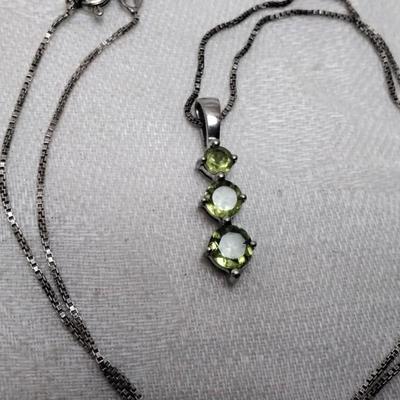 Vintage Peridot 925 16" Necklace