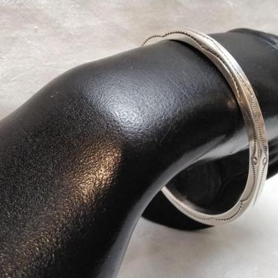Vintage Navajo Hand Stamped Handmade Signed TAHE 2;5" 925 Bracelet