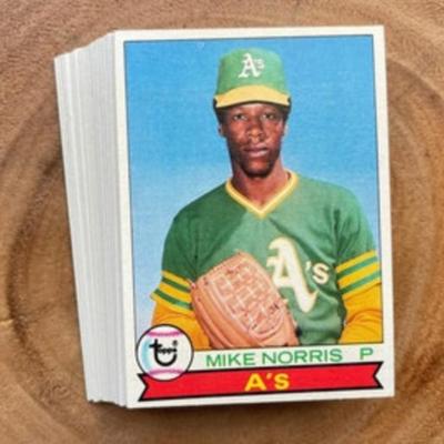 LOT OF 10 TOPPS 70'S CARDS