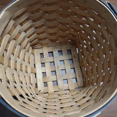 Longaberger 'BEE 2005" Basket