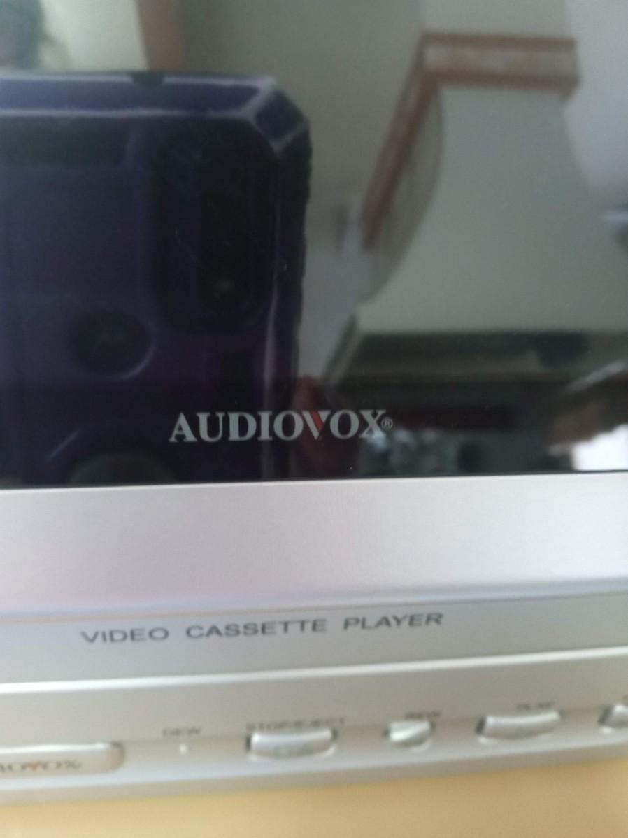 AUDIOVOX VBP2000 PORTABLE VHS PLAYER W/REMOTE