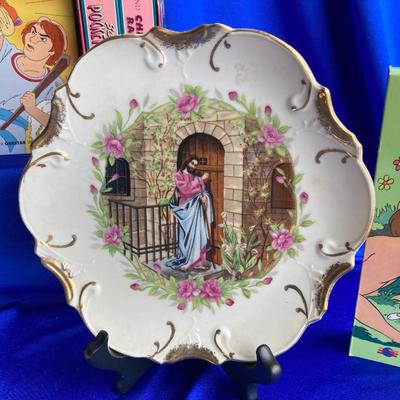 THE LAST SUPPER CLOCK, A NEAT BIBLE AND SOME OTHER LIKE ITEMS