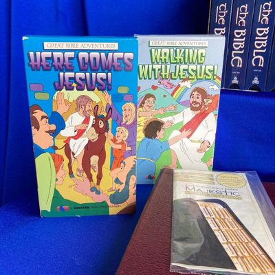 THE LAST SUPPER CLOCK, A NEAT BIBLE AND SOME OTHER LIKE ITEMS