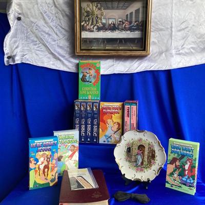 THE LAST SUPPER CLOCK, A NEAT BIBLE AND SOME OTHER LIKE ITEMS