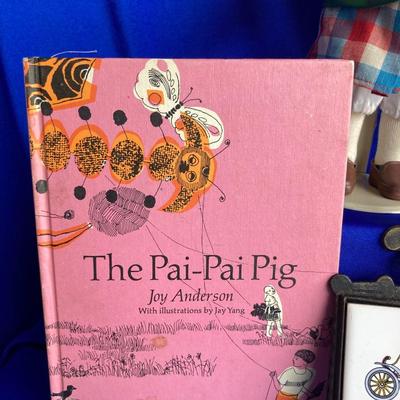 NORMAN ROCKWELL PORCELAIN DOLL, CUTE LITTLE FLOWER POT BABY, VINTAGE BOOKS AND MORE! ðŸ’¥