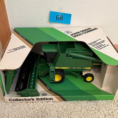 John Deere 9600 Toy combine