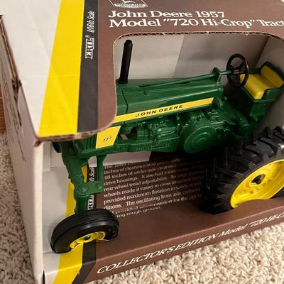 John Deere 720 Hi-crop Tractor
