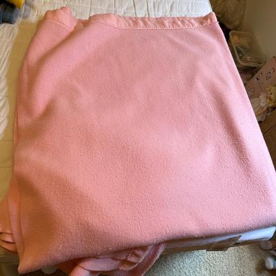 Full Sized Blankets & throw pillow