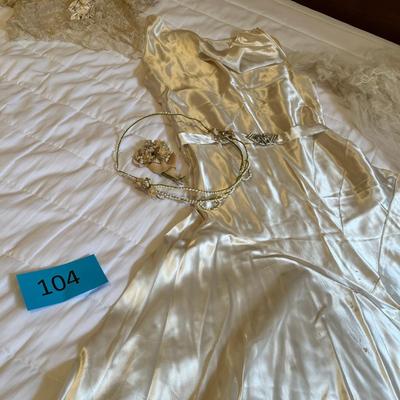Really awesome Art Deco Wedding Dress