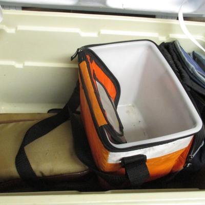 Rubbermaid Cooler With Small Coolers