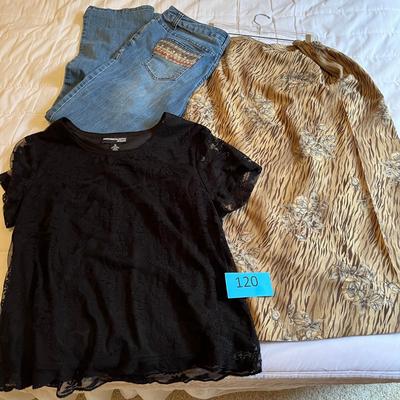 Lot of womens clothing.