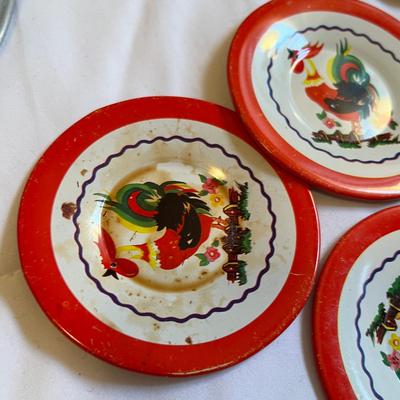 Tin Tea Set pieces roosters