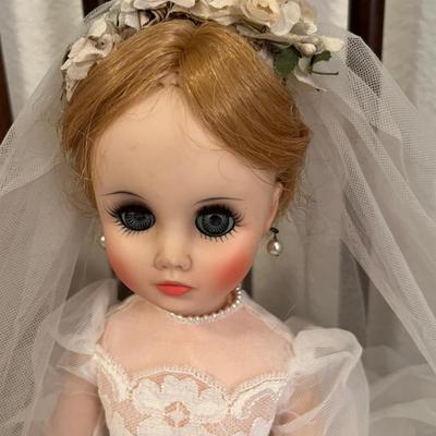 Lot of vintage dolls