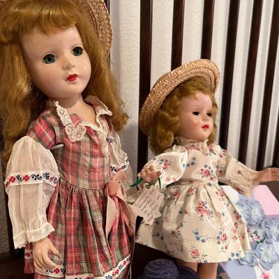 Doll lot w/ mini hatbox