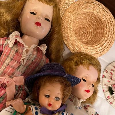 Doll lot w/ mini hatbox