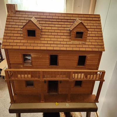 Electrified Large Doll House 32x22x33H