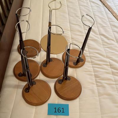 Lot of doll stands
