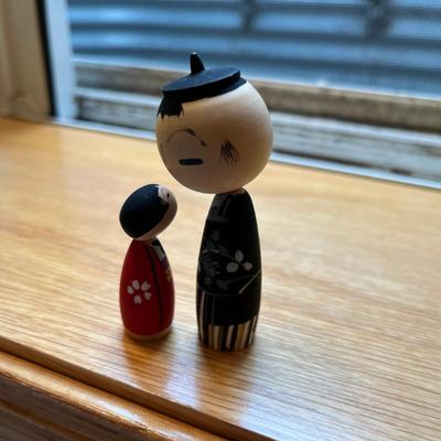 Lot of 2 oritental dolls