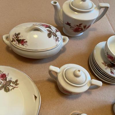 Moss Rose large tea set