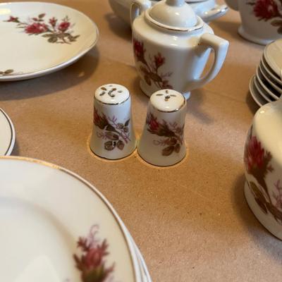 Moss Rose large tea set