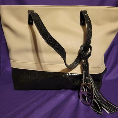 Ellen Tracy Purse