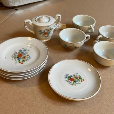 Floral Tea set grouping