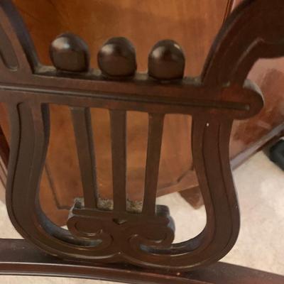 Mahoganey Lyre/Harp back Duncan Phyfe style dining chairs 33"H 19"W 18"to seat H