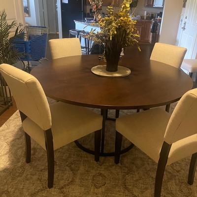 Bassett Dining Set - 6 chairs