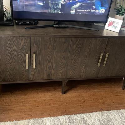 Bassett console