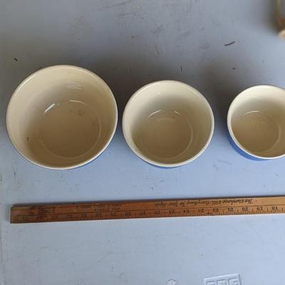Vintage Oxford (?) Blue Stoneware 3 Bowl Set