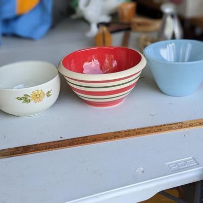 Set of 3 Lovely Vintage Bowls