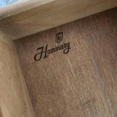 Pair Hammary End Tables 22wx26Dx22H