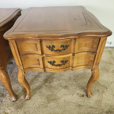 Pair Hammary End Tables 22wx26Dx22H