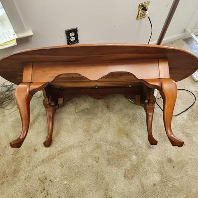 Solid wood Oval Coffee Table