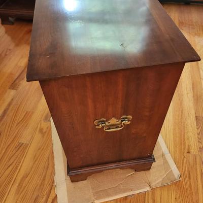 Pennsylvania House 4 drawer Night Stand Side Table 24x14x24