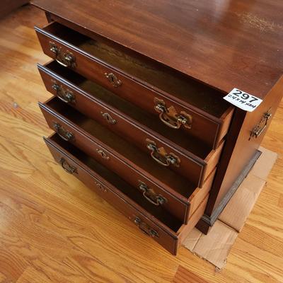 Pennsylvania House 4 drawer Night Stand Side Table 24x14x24