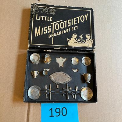Little Miss Tootsietoy Metal Tea Set