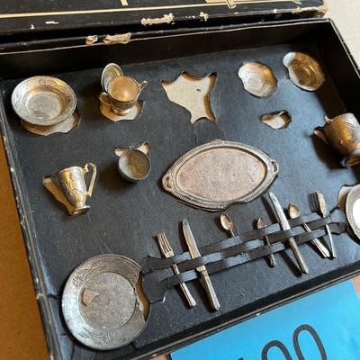 Little Miss Tootsietoy Metal Tea Set