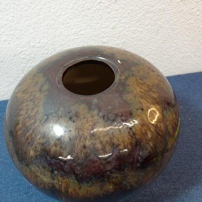 LOT 592. CERAMIC VASE